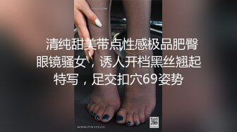 二次元卡哇伊萌妹JK装甜美呆萌 玩转盘，脱下白丝看穴，假屌骑乘位抽插