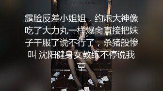 红裙眼镜熟女，洗个澡继续操，服务周到舔硬，边看小视频边大力猛操