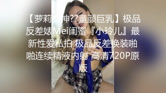 超级火辣的赛车皇后角色扮演模特 Ria 久留美站着，同时在她的脸上逗弄一根又厚又硬的公鸡。