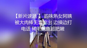  清纯的良家小少妇露脸躺在床上全裸跟狼友互动撩骚，揉奶玩逼给狼友看特写逼逼