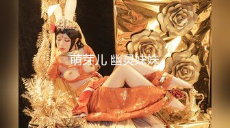 2021三月新流出厕拍大神酒吧全景无门女厕偷拍，清一色年轻小姐姐第6季又一个做爱没带套的美眉在仔细的测试验孕棒