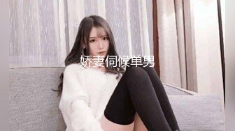 丰满美女还没反应过来就被大阳具直接后入