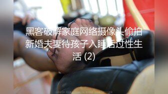 纸箱厂女厕全景偷拍多位高颜值美女员工各种姿势嘘嘘撅着屁股尿尿把鲍鱼展现出来